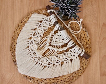 Macrame wall hanging "Mathilda"