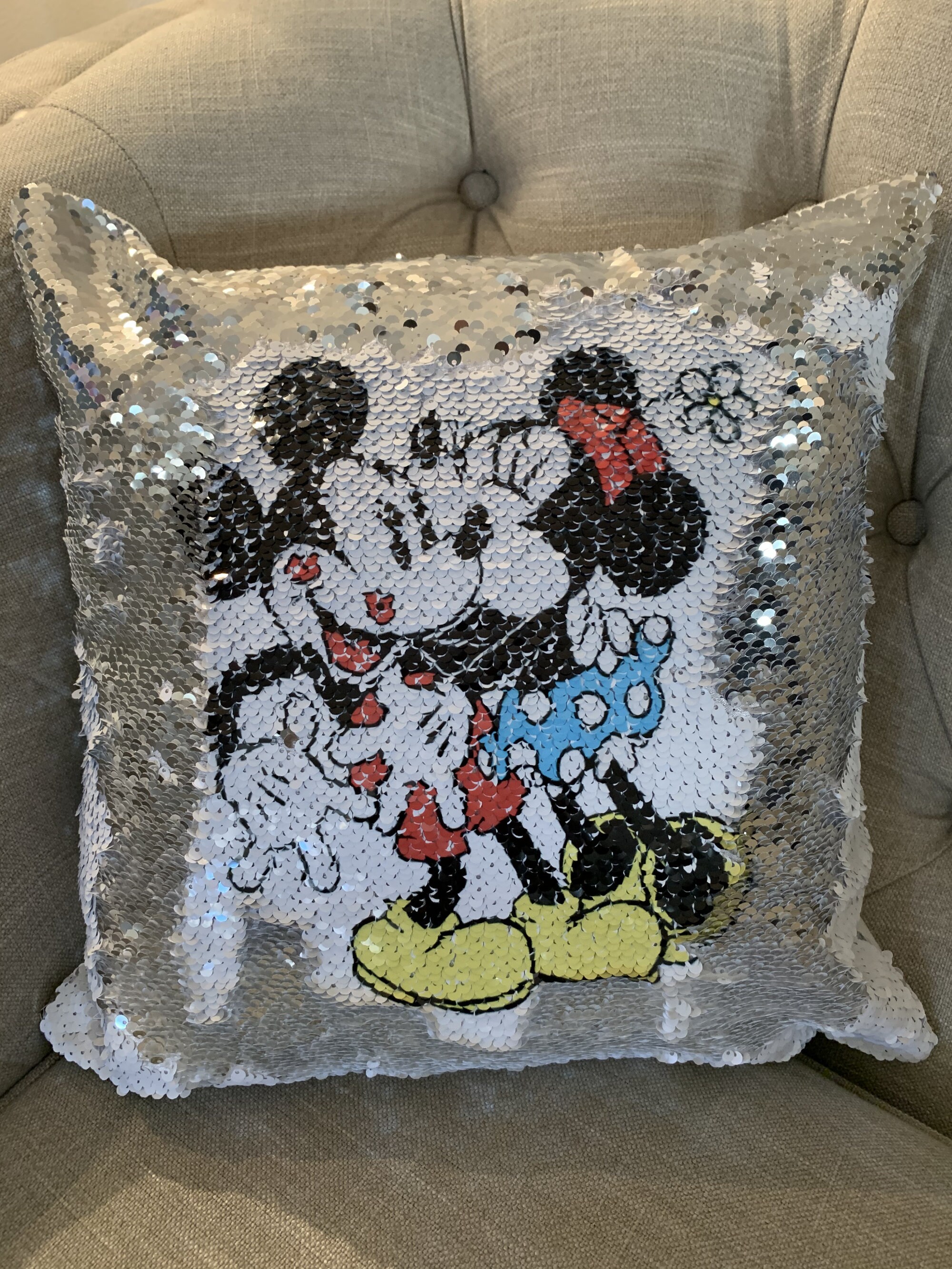 Disney Vintage Mickey Mouse Christmas Holiday Throw Pillow Cover 18” x 18”