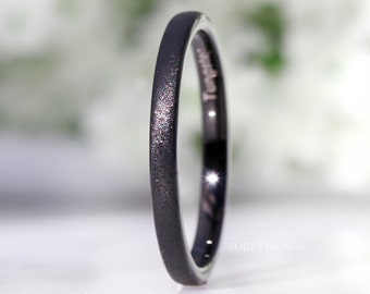 Bague en tungstène noir sablé, alliance de 2 mm d'épaisseur, alliance noire scintillante, bague homme femme, bague Unique bombée, minimaliste, gravure de bague