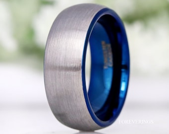 Blauwe wolfraamring, herentrouwring, herenring blauw, tweekleurig, blauw en zilver, geborstelde ring, koepel, zilveren wolfraamband, ringgravure