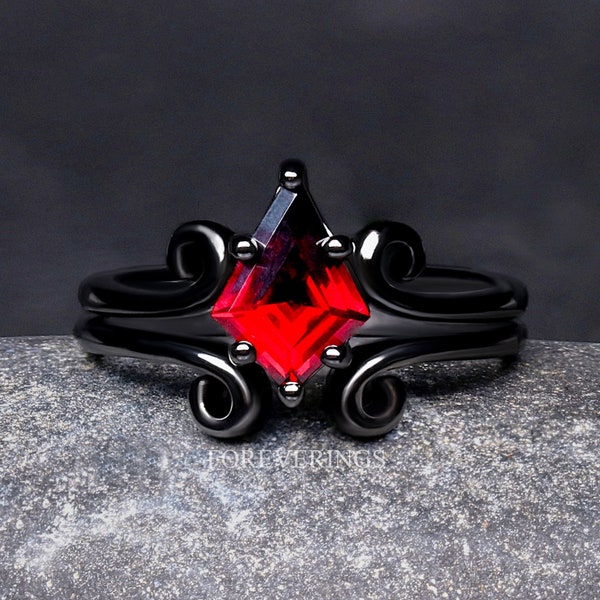 Twirl Natural Garnet Woman Wedding Ring, Kite Cut, 925 Sterling Silver, Black and Red Ring, Gothic Alternative Engagement Ring, Gift for Her