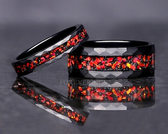 His Her Red Fire Opal Nebula Ringset, Hamrad Svart Volfram Vigselring, Röd Opalring, 8 mm & 4 mm Svarta Ringar, Parring, Matt, Borste