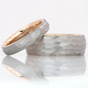 Wolfraam trouwringset voor hem en haar, 8 mm-4 mm ringset voor stellen, tweekleurig, roséverguld, gehamerd, koepel, matte borstel, comfortabele pasvorm