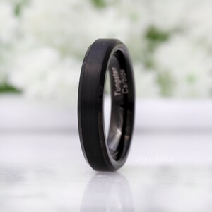 His and Hers Tungsten Wedding Band Set, 4mm, 6mm, Black Ring, Mens Womens Ring, Comfort Fit, Matte, Couples Ring, Beveled image 4