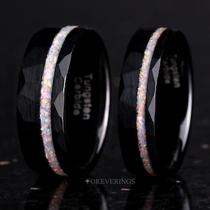 Alianza de boda de ópalo para hombre, anillo de tungsteno negro, 8 mm-6 mm, ópalo de fuego blanco triturado, martillado, cepillado, plano, anillo de compromiso para hombre, grabado