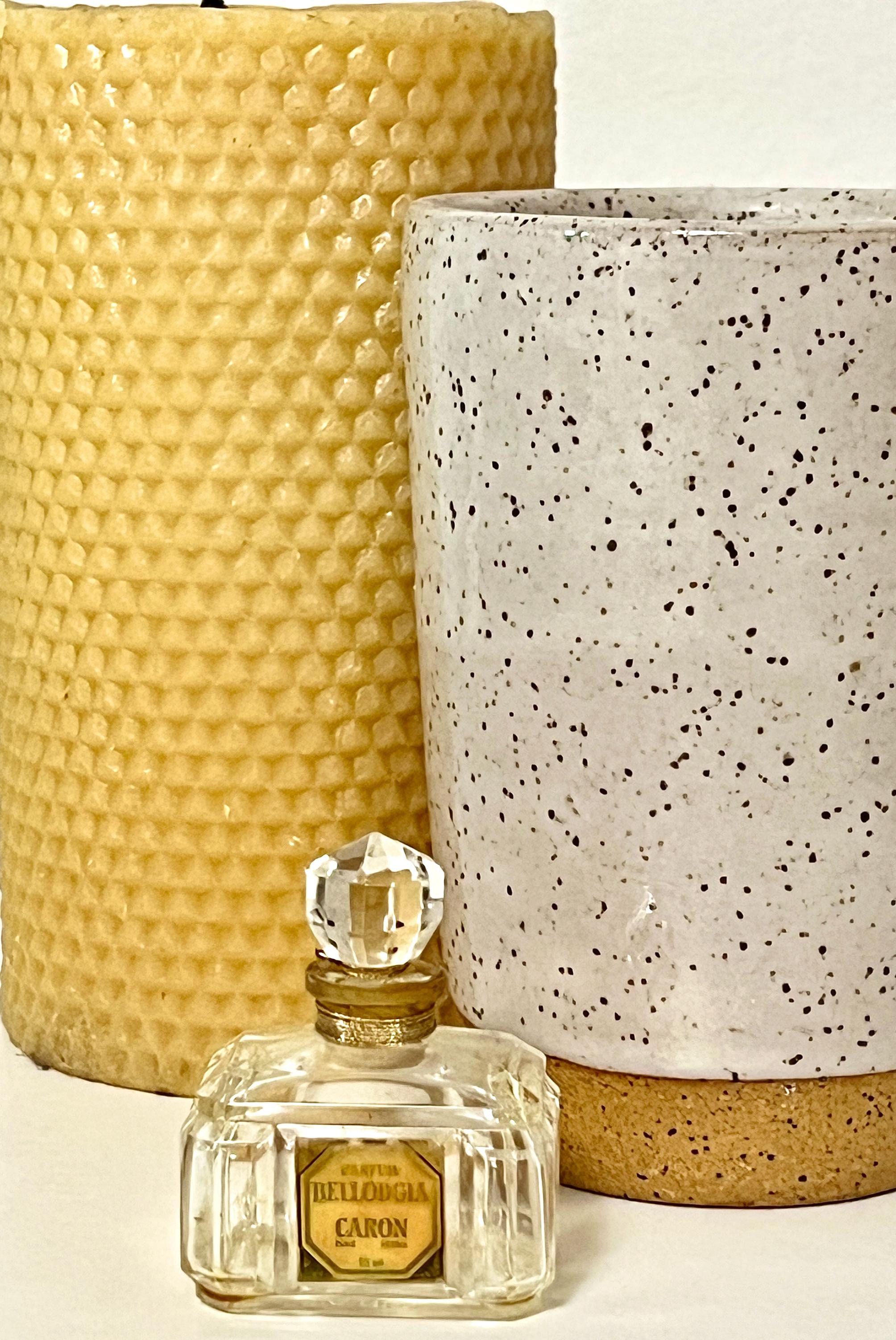 CARON カロン ヴィンテージ 香水ケース ゴールド パリ製 箱付き CARON カロン ヴィンテージ 香水ケース ゴールド パリ製 箱付き