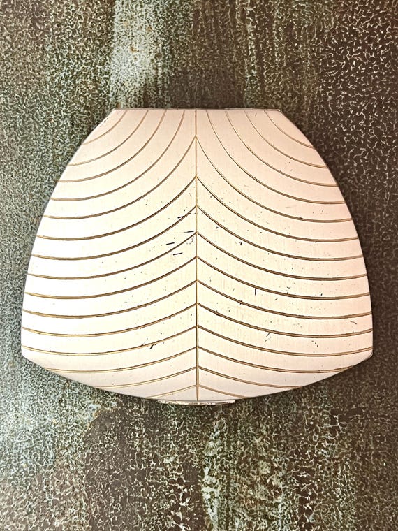 Elgin American Silver Clamshell Compact - image 4