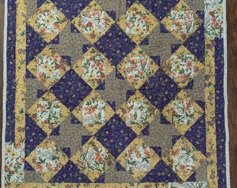 Aster and Amethyst Heirlooms Lap Quilt