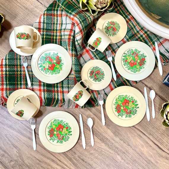 Vintage 1980s Chilton Children's Dishes: Spice of Life Plasticware