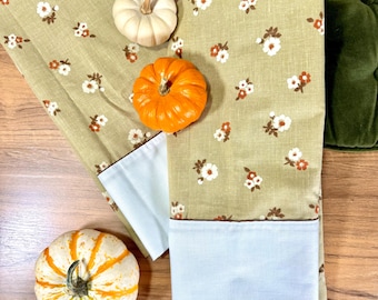 Vintage 1970s Pair Of Fieldcrest Ideal Pillowcases Groovy Brown and Tan Floral Pillowcase Pair