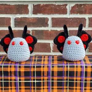 Cryptid Squad Amigurumi MothGlam Mothman Mini Plush (+llavero disponible)