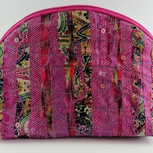 Borsa per cosmetici. Custodia per ravioli rosa per il trucco. Piccolo regalo per lei. Piccola custodia da viaggio