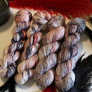 Hand-Dyed Yarn Sparks (Speckled/Variegated)