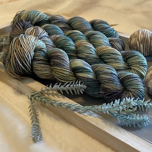 Hand-Dyed Yarn Burnt Sage (Variegated)