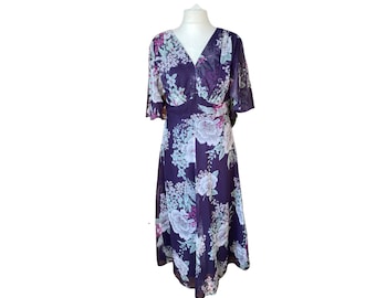 70s purple floral maxi dress with short angel sleeves. Perfect for Spring. Approx UK size 14