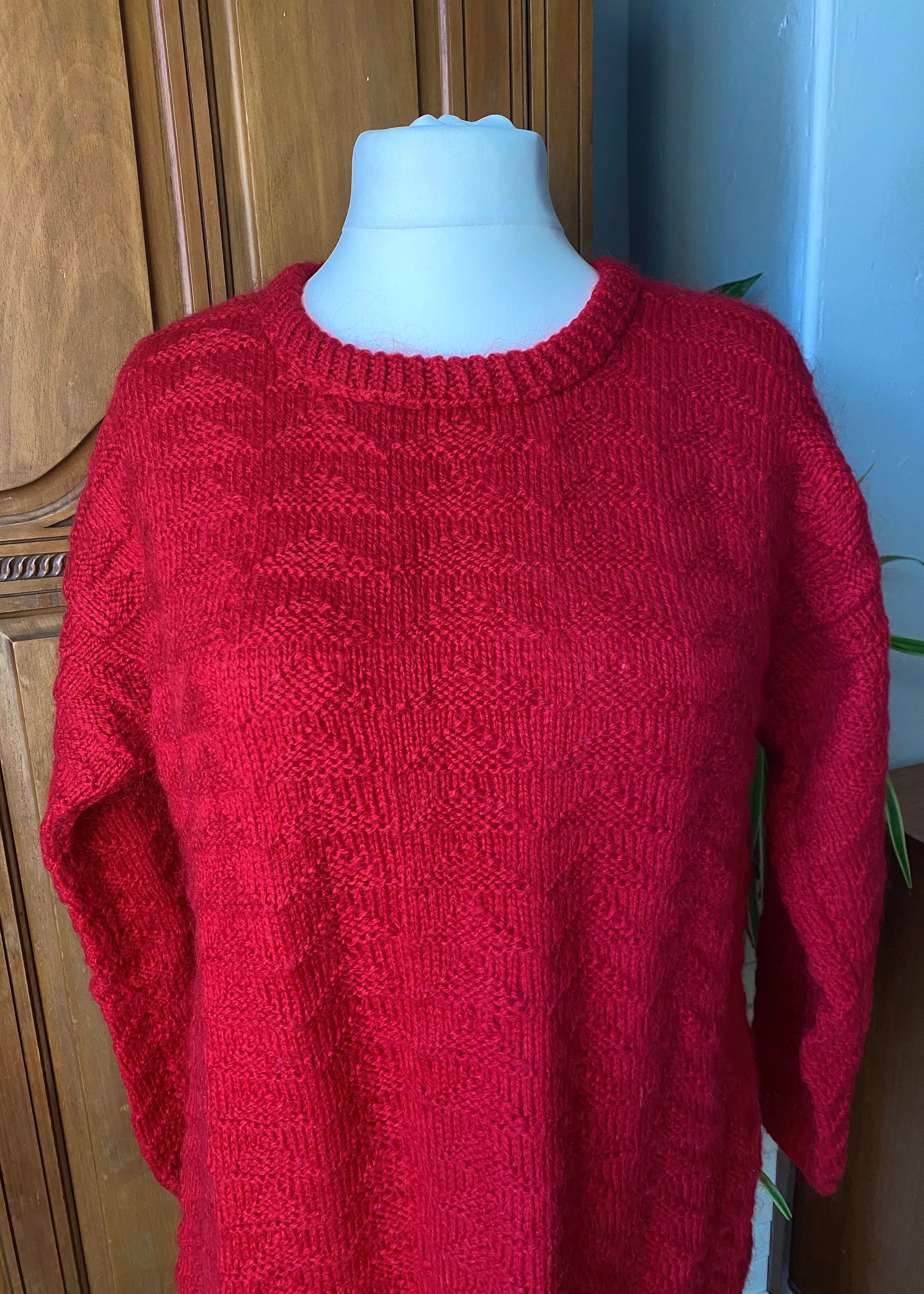Clothing Womens Clothing Jumpers Pullover Jumpers Approx  UK size 14-20 Cute long red vintage hand knitted jumper 