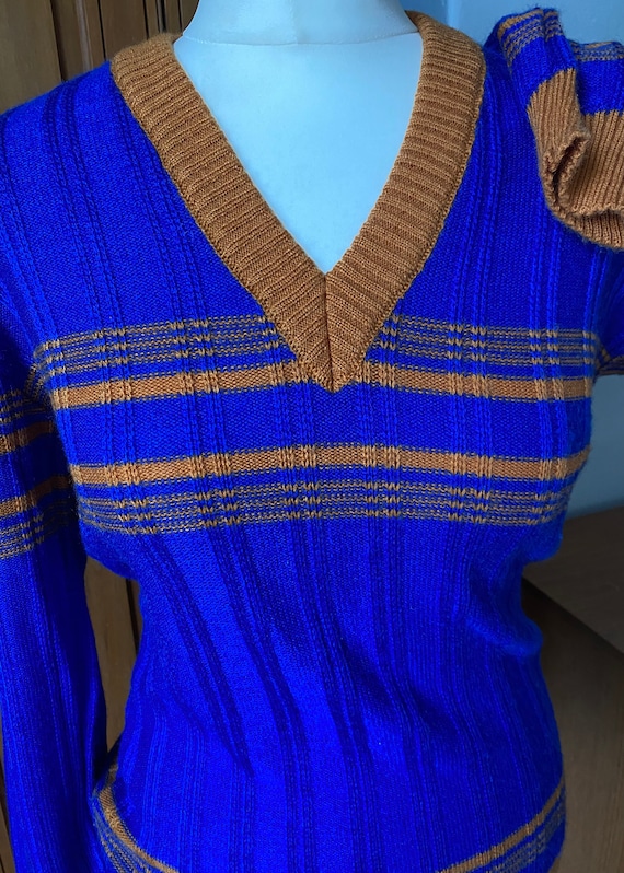 Vintage v neck jumper. Blue ribbed sweater with m… - image 5