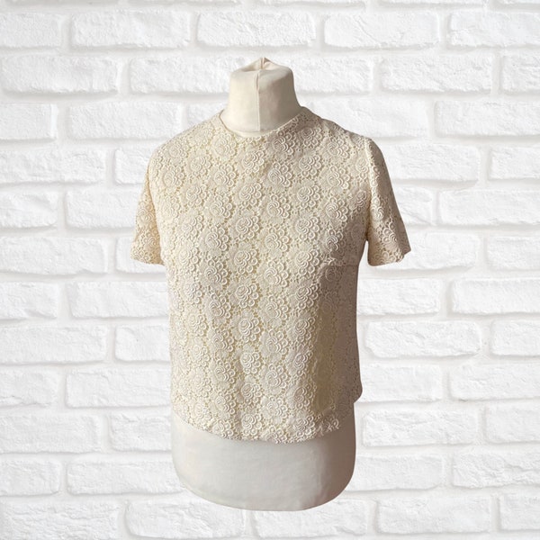 Vintage Cream Floral Lace Top. 50s/60s Style. Waist Length Blouse with Keyhole Back. Approx UK Size 10-12