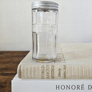Antique Hoosier spice jar, Vintage glass cinnamon jar, Antique cinnamon jar.