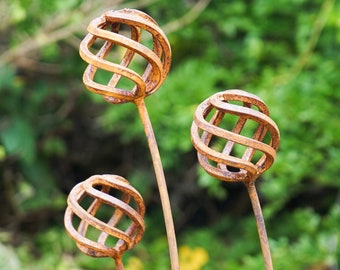 Rusty metal Spiral Basket garden sculptures / plant support / garden art decoration / outdoor sculpture / rusty metal art