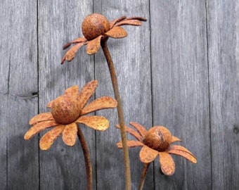 Rusty metal Chamomile flower sculpture / garden art decoration / outdoor sculpture / plant support / handmade welded art / metal daisy