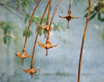 Rusty Metal Fuchsia Garden Sculpture: Handmade Outdoor Flower Art