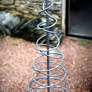 Metal Tree / handmade tree sculpture / garden art decoration / outdoor sculpture / plant supports / handmade welded art afbeelding 4
