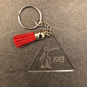 Llavero Delta Sigma Theta Fortitude / Triángulo de acrílico transparente con borla / Grabado láser / Iniciación - Cruce - Regalo de aniversario Delta