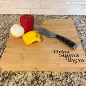 Tabla de charcutería / Tabla de cortar / Delta Sigma Theta / 1913 / Regalo de iniciación / Regalo de hermandad / Decoración de cocina