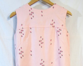 Vintage 1950s/60s Shift Dress w/ Embroidered Flowers Size 18" P2P Talon Zipper custom made? Pink and in pristine condition, ready to party!