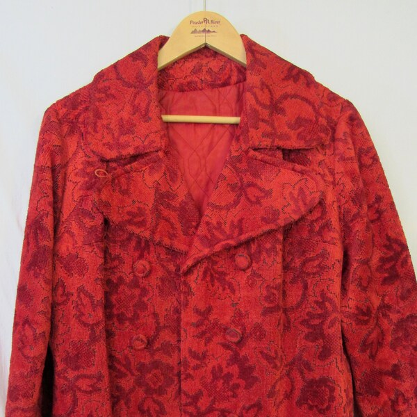 ¡Uau! 1960's - 70's Mystery Brand Women's Red Brocade Tapestry Double Breasted Coat 20 "P2P Quilt Lined USA union made near mint condition!