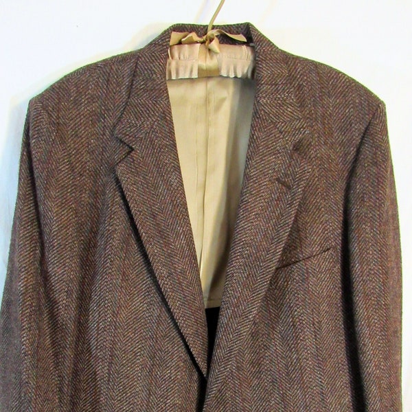 Heyooo! 1980s Vintage Johnny Carson Brand Men's Brown Wool Blazer Sport Coat, Broken Herringbone Pattern, Size 23" P2P, Union Made in USA