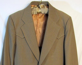 Howdy! 1970s Vintage RM The Ranch Man&#39;s Suit Men&#39;s Western Blazer Sport Coat, Size 21.5&quot; P2P, Brown, 4&quot; Wide Lapel, unworn condition?