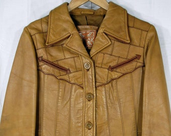 Wow! 70s Vintage J. Sully Women's Western Style Leather Jacket w/ Patchwork Stitching on Yoke, Size 19.5" P2P, Light Brown w/ Brown Stitches