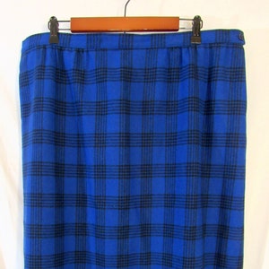 wow! 1970s Vintage Pendleton Blue Wool Windowpane Plaid Straight Skirt, Size 39&quot; x 30&quot; (22W), Blue / Black, Made in USA looks unworn!