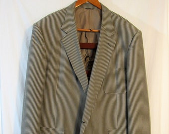 Norm Thompson Men's Two Piece Seersucker Suit, Jacket Size 46", Pants size 44" x 33", Gray pinstripe, puckered, 1980's? Vintage, MINT!