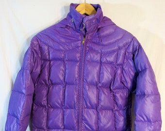 Early 70s Vintage Comfy Girls or Women's Down Puffer Jacket w/ Stowable Hood & Separate Belt, Size 20" P2P, Purple w/Pink Lining Seattle WA!