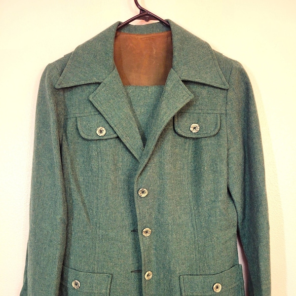 Vintage 1970s Junior House Green Wool Blend Flare Leg Long Pointy Collar Pantsuit Women's Bust 34" Pants 27x30 heathered fabric very unique!