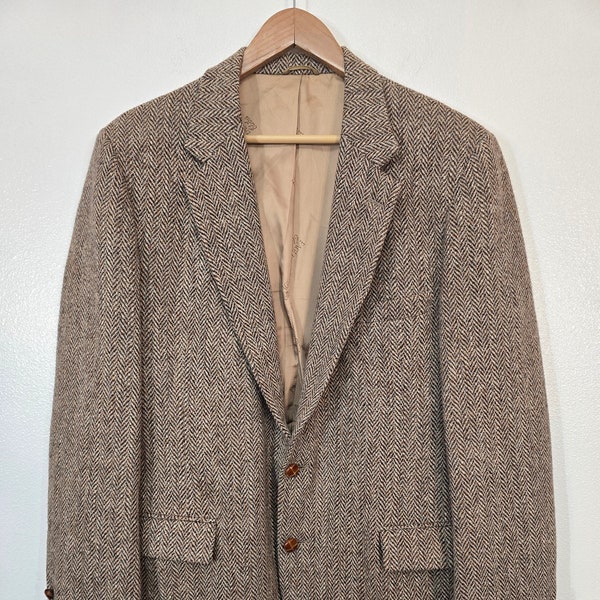 Vintage Harris Tweed Eagle Clothes "Man in Wool" brown herringbone tweed 2-button sport coat jacket men's chest 44" made in USA classic!