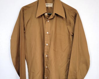 Unworn? Vintage groovy 1970's Arrow Mach II sanforized cotton poly blend men's long sleeve shirt! Printed size 15 1/2 x 34 Bronze brown MINT