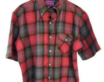Vintage 1980's Ponderosa men's wool blend plaid short sleeve shirt! 24.5" pit to pit, great soft thick red green black and blue plaid weave!
