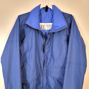 Vintage 1970s early 80s Marmot Mountain Works Gore-Tex blue windbreaker rain jacket men&#39;s S incredible condition Grand Junction Colorado!