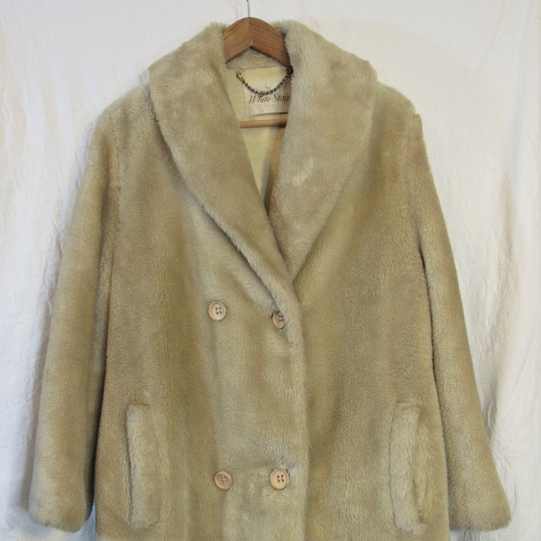 Vintage White Stag 1960s Women's Cream Faux Fur Double-Breasted Car Coat Chest Bust 42"