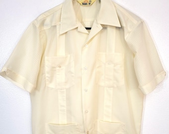 Camisa vintage SUN II amarilla de manga corta para hombre, años 70, talla 15-15 1/2. Estilo cubano, bolsillos y botones, tejido elegante y transparente.