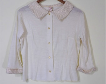 Vintage Andrea 1960s? Hi-Bulk Jersey Cream Orlon/Wool Gold Metallic Trim Cardigan Sweater Bust 40"