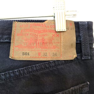 1990年代ヴィンテージのリーバイス501、ガーメントダイ加工の 