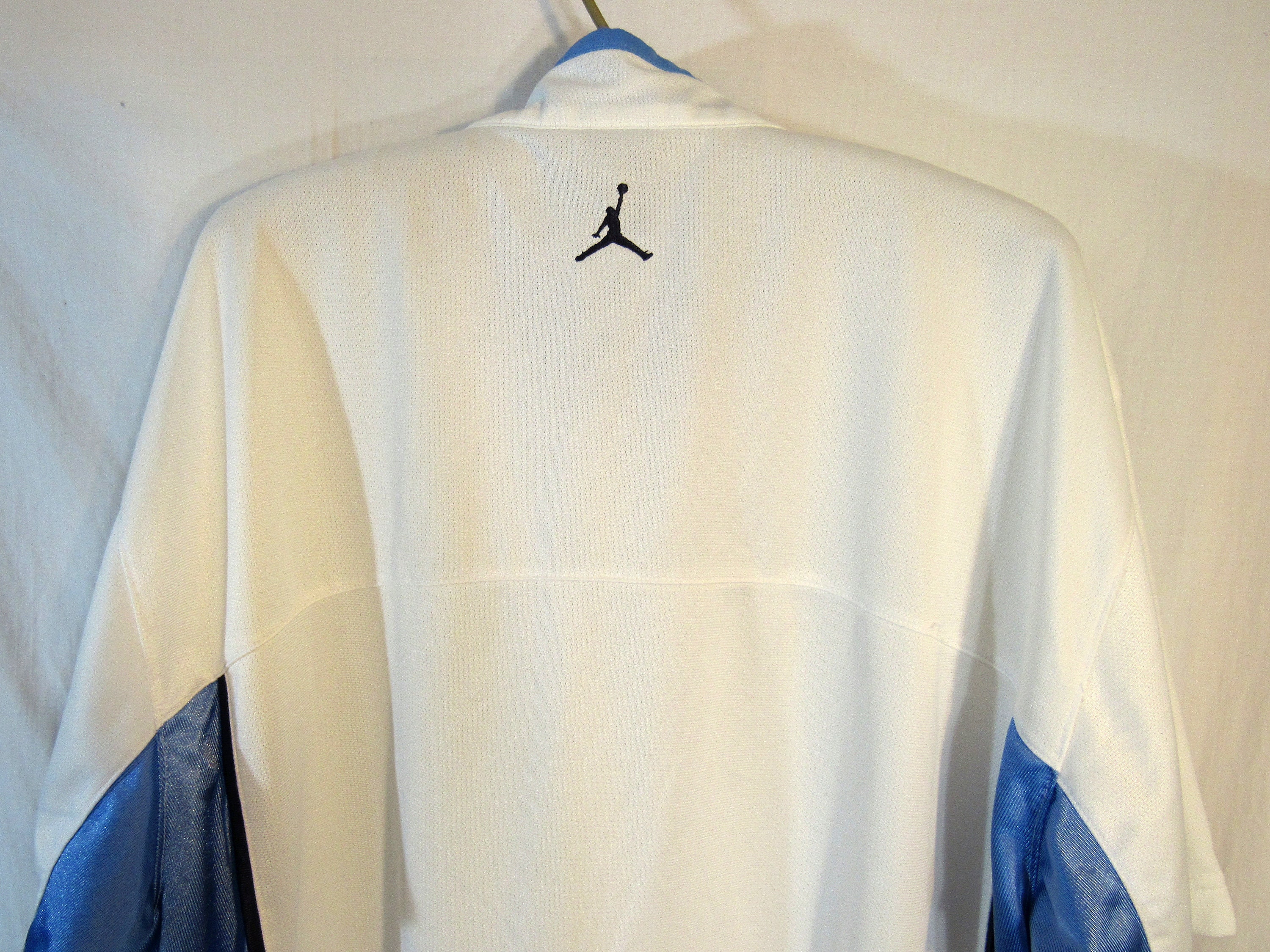Vintage 1990s Nike Air Jordan Men's North Carolina 1/4 Zip Short