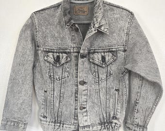 Vintage Plain Pockets Penneys' men's acid washed black and white trucker jean jacket! 38 chest, stretch waist hem, near mint cond.