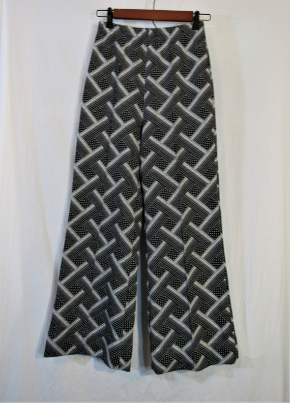 1970s Jantzen Black & White Polyester Knit Basketw