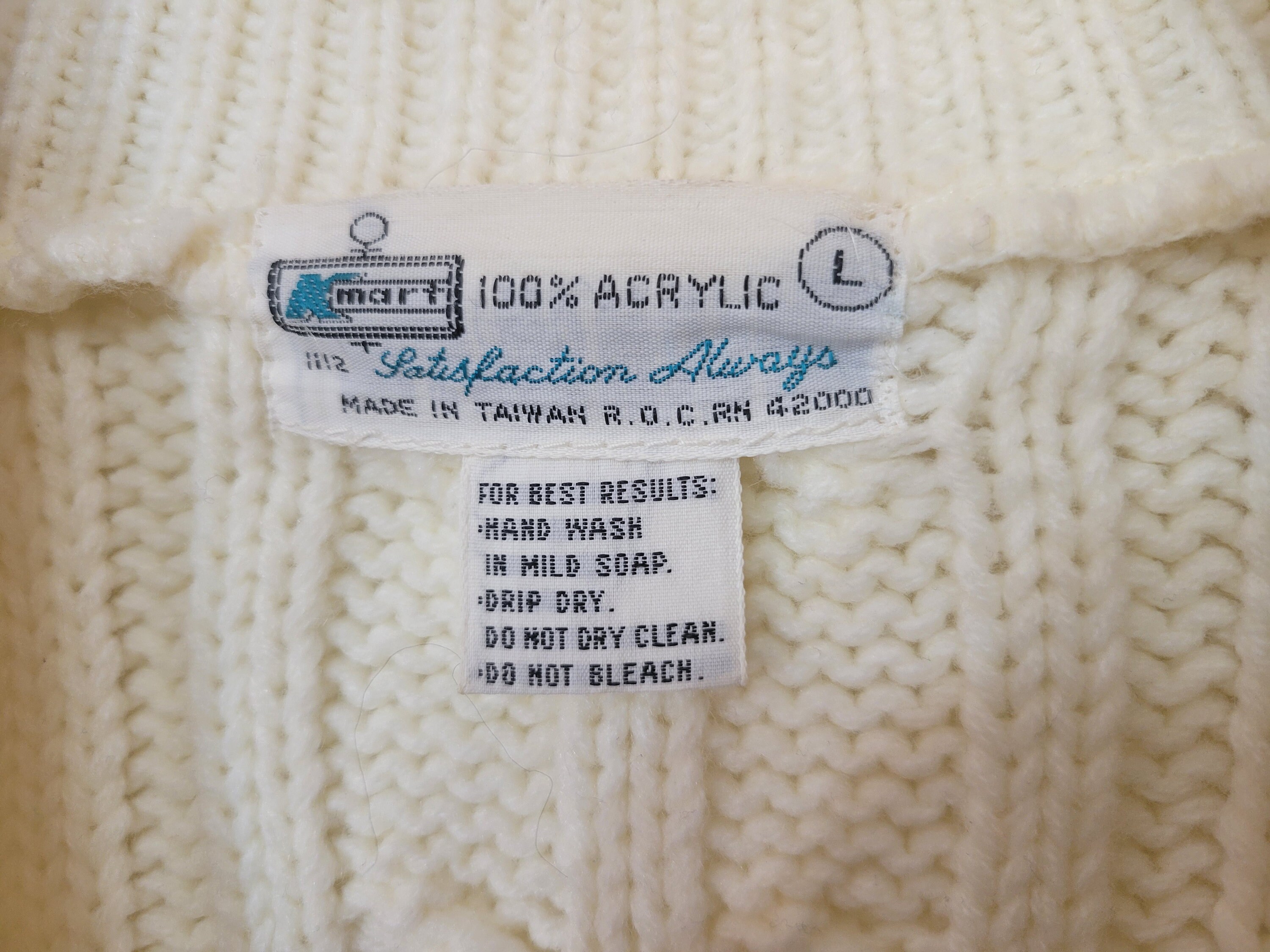 Vintage 1970s Kmart Cream Acrylic Cable Knit Shawl Collar